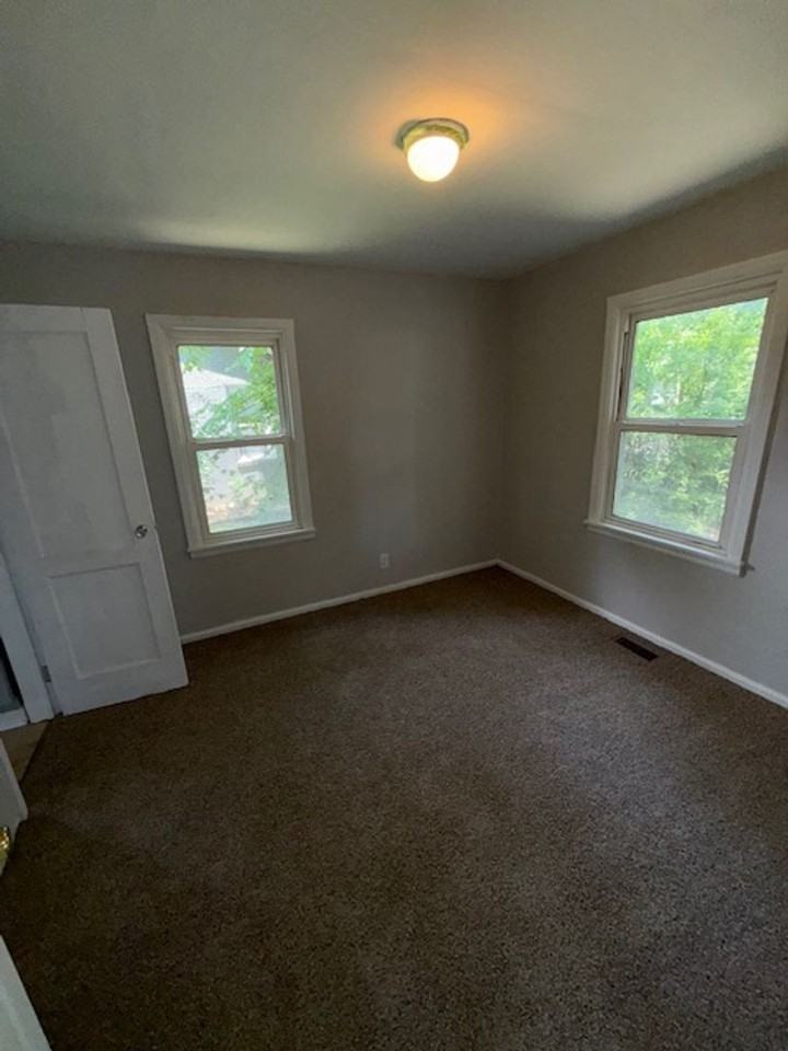 1417 Taylor Avenue - Photo 5 of 8