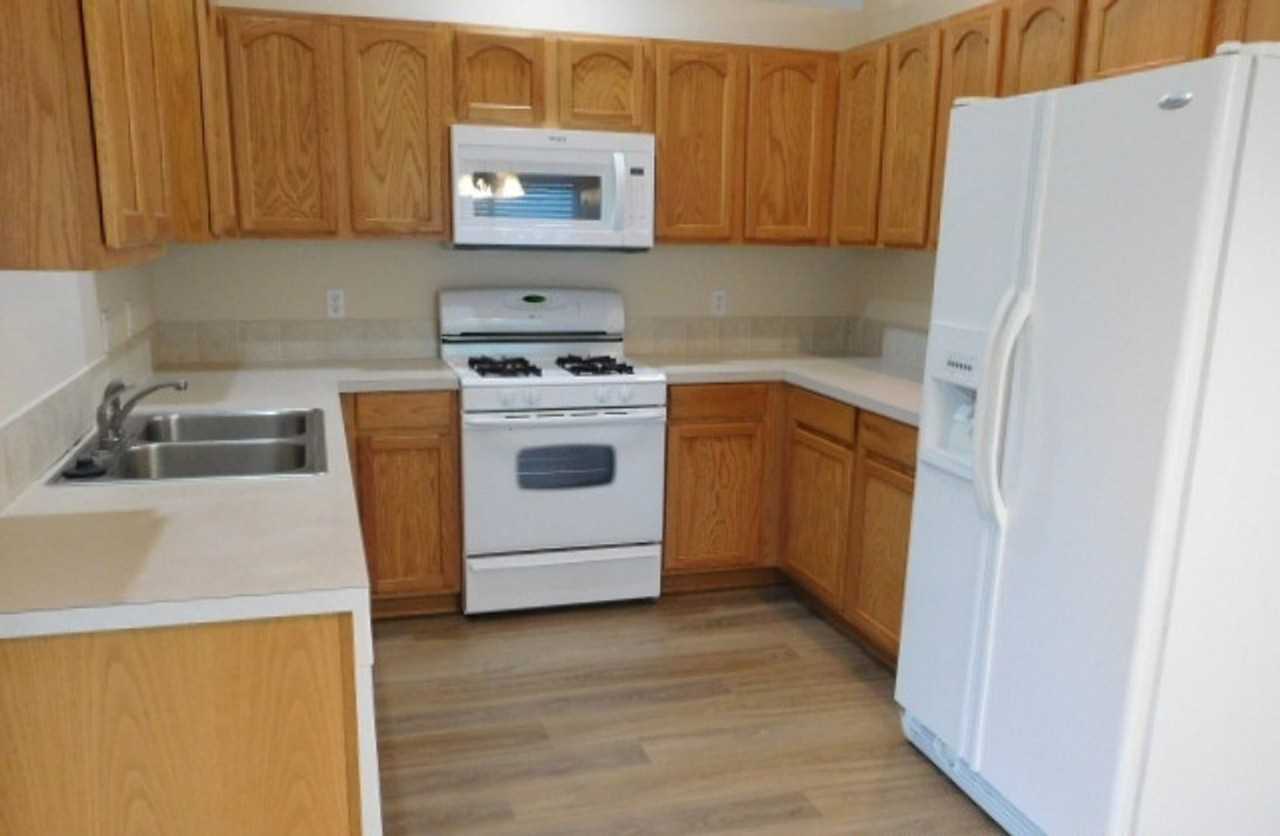 1903 Madrona St E - Photo 2 of 12