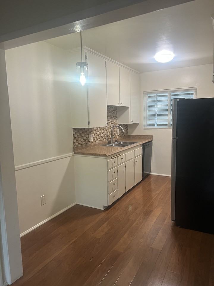 122 South Buena Vista Street #E - Photo 3 of 12