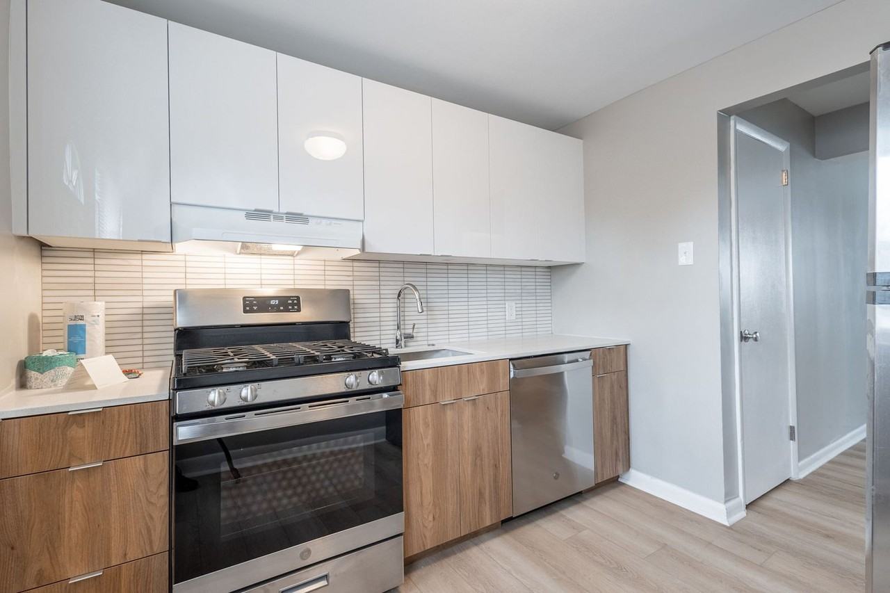 308 W Adams Ave - Photo 3 of 13