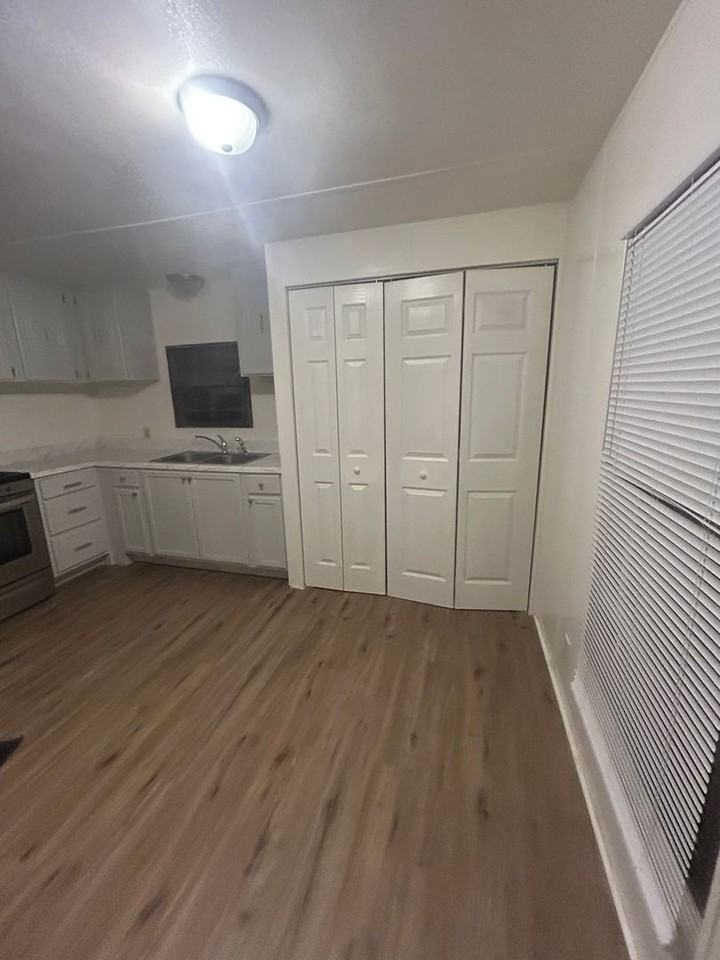 201 W Scharbauer St - Photo 2 of 8