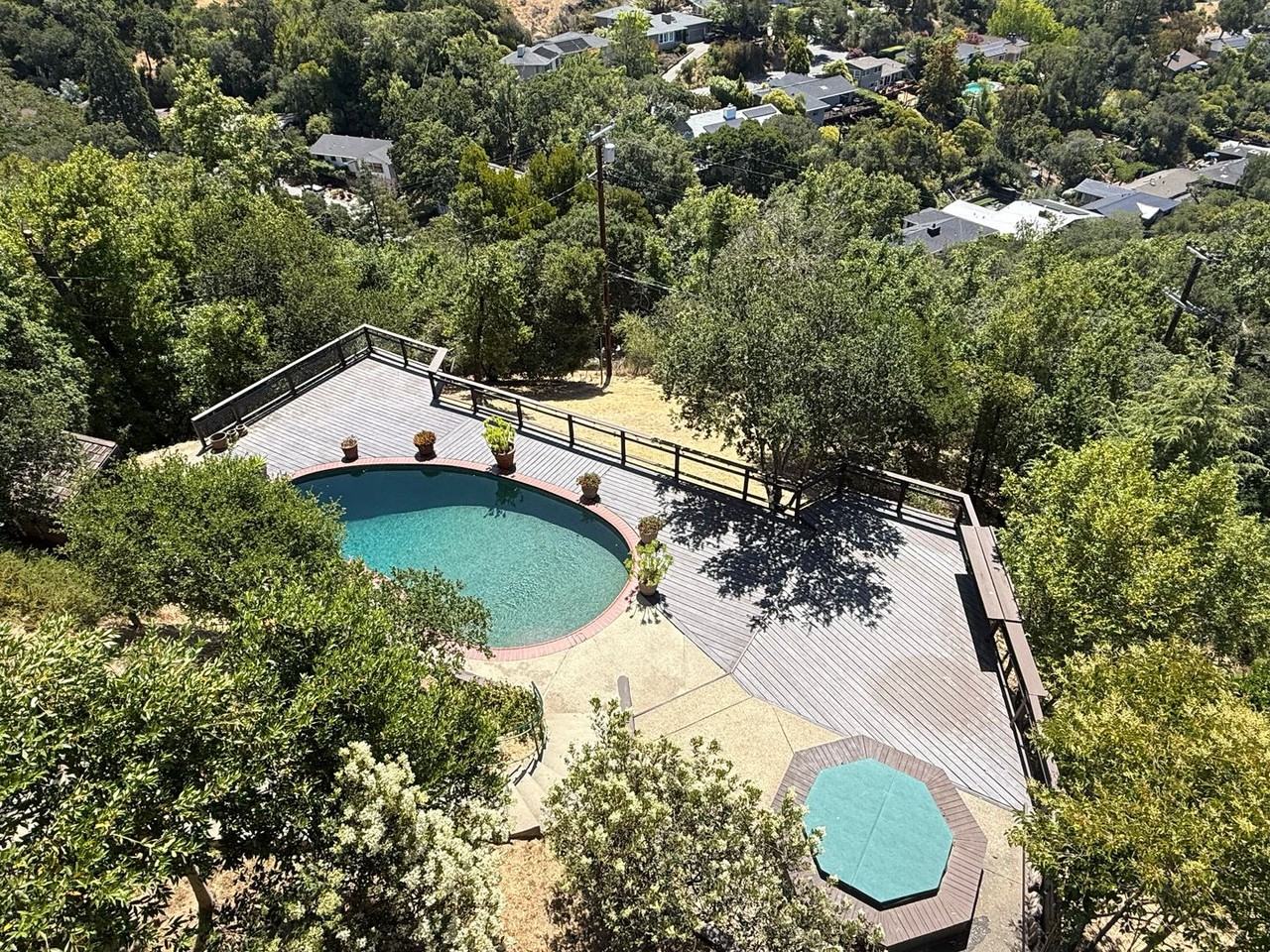 320 Vista Grande - Photo 2 of 22