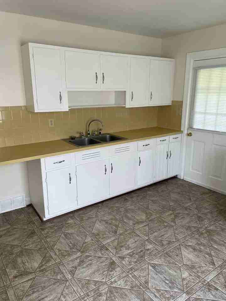 1420 Verdun St - Photo 3 of 8