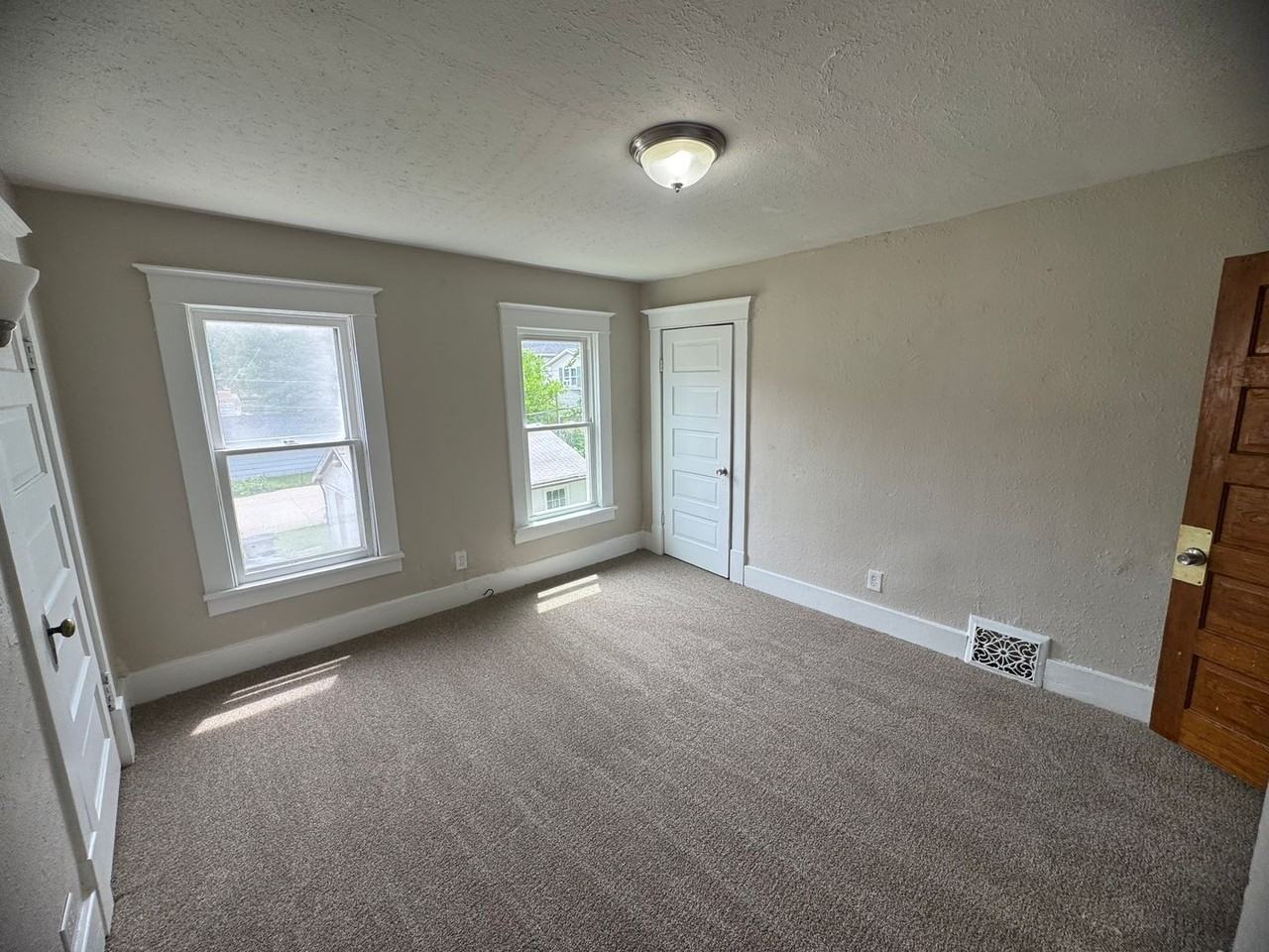3902 4th Ave - Photo 2 of 14