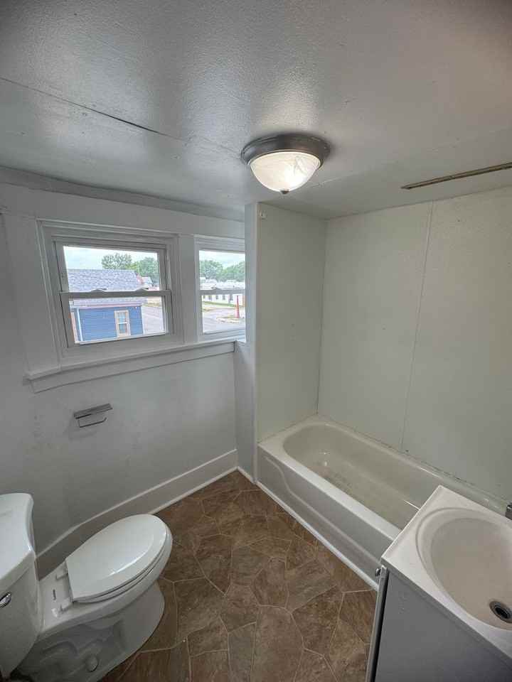 3902 4th Ave - Photo 3 of 14