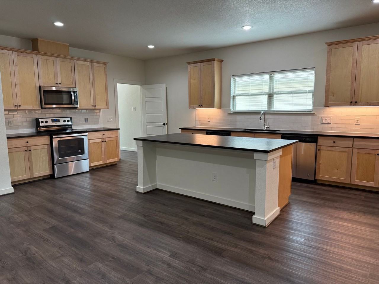 3142 Merida Ave - Photo 2 of 11