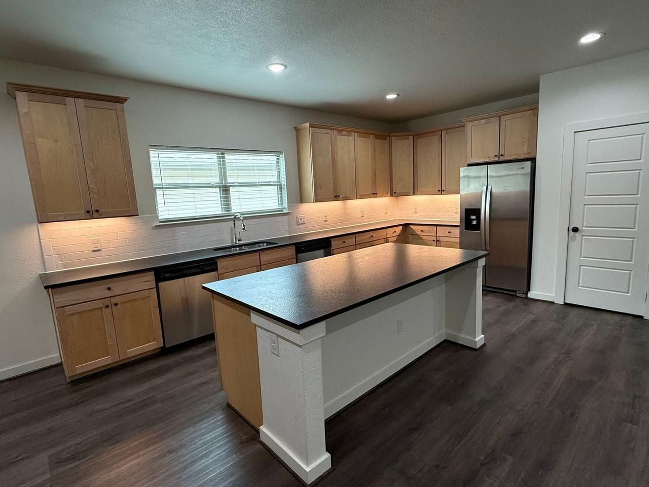 3142 Merida Ave - Photo 3 of 11