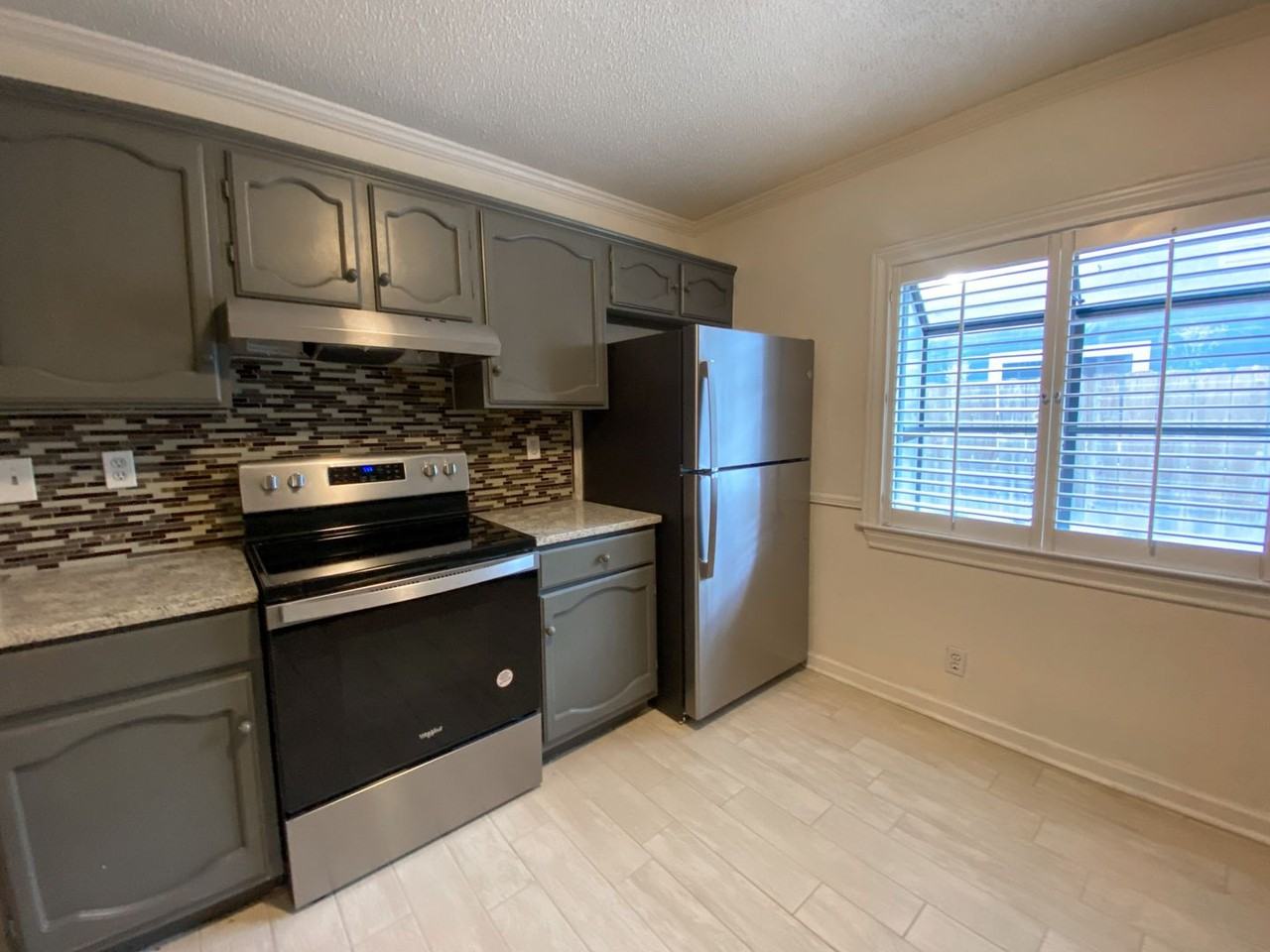 7026 Spring Leaf St - Photo 3 of 41