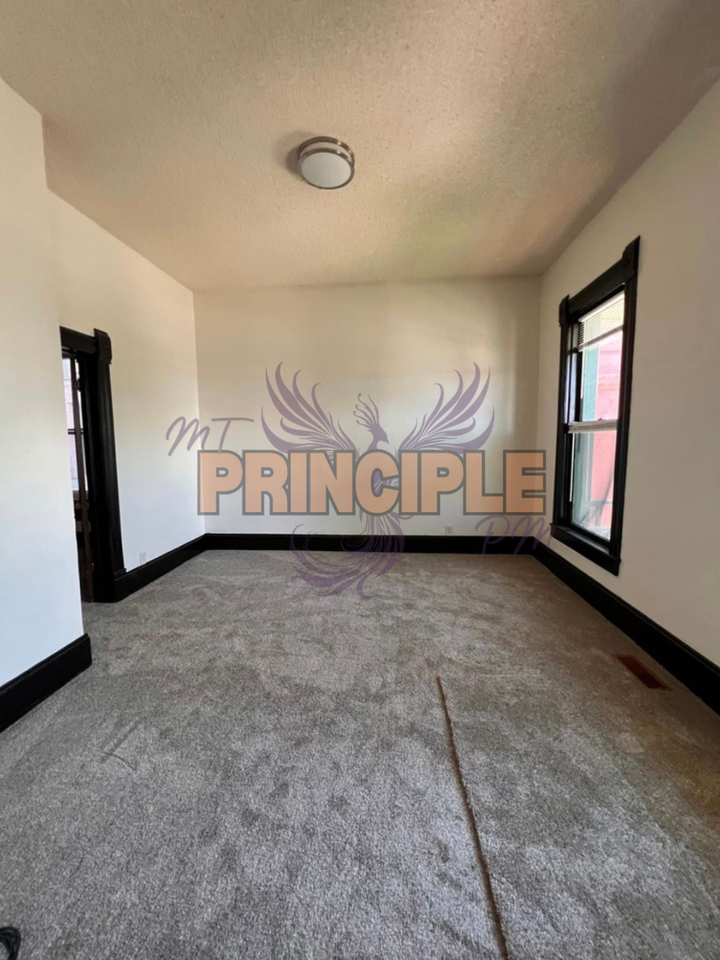 517 W Granite St - Photo 4 of 25