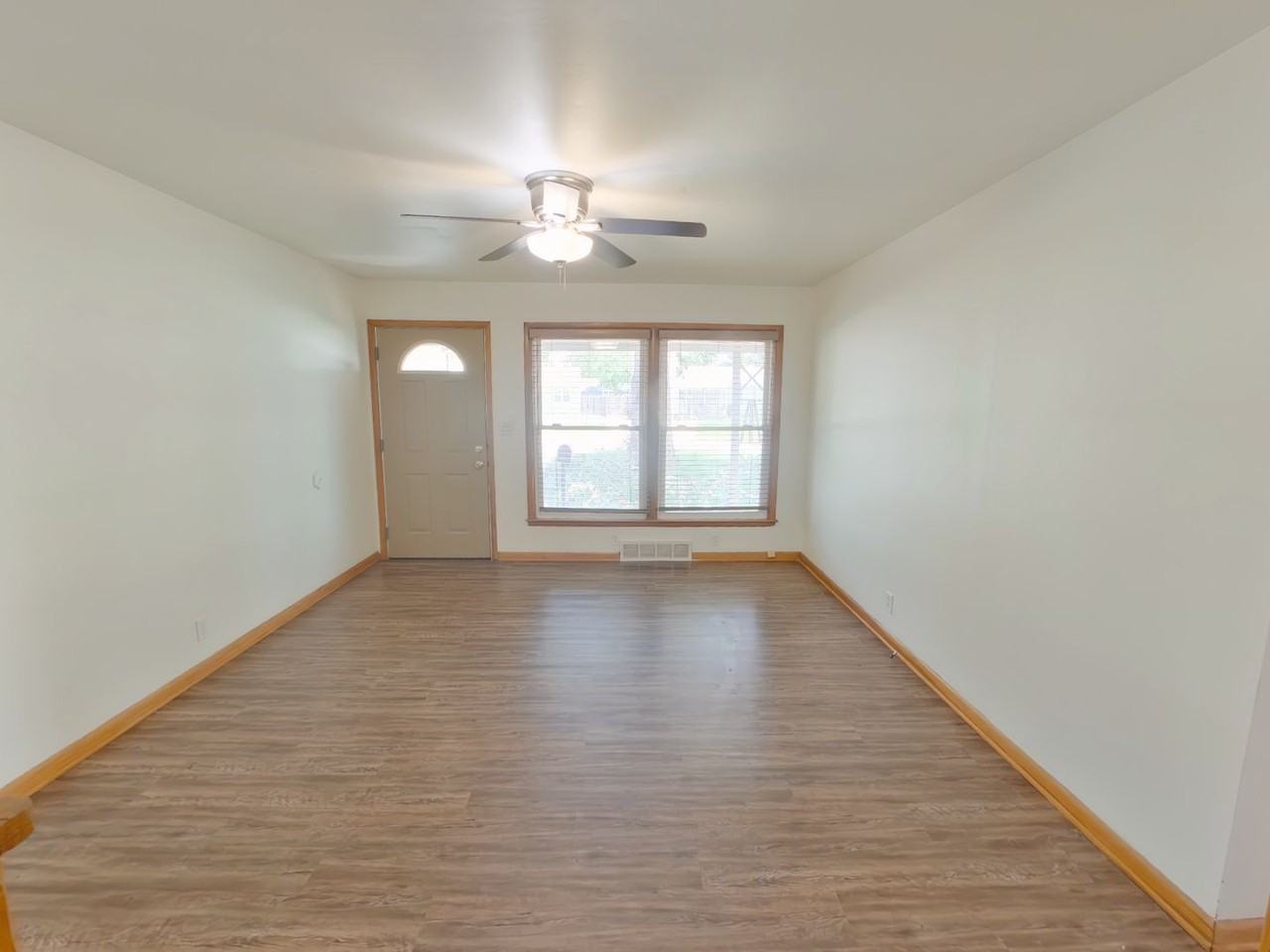 3541 S Southwood Ct - Photo 5 of 15