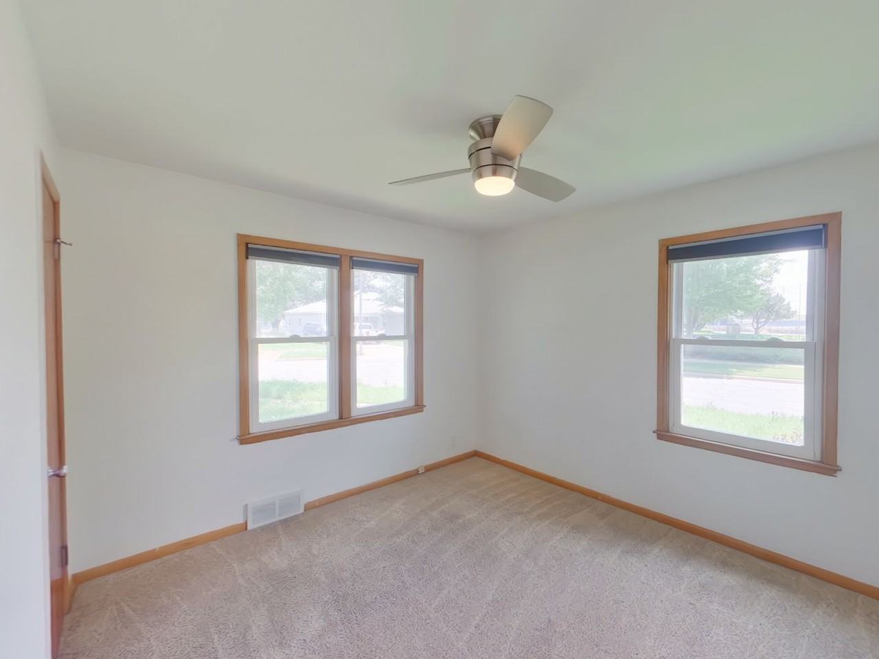 3541 S Southwood Ct - Photo 7 of 15