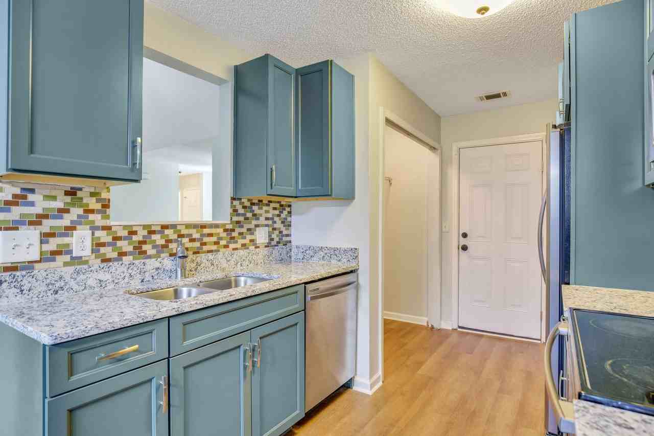 607 S Skinner Ave - Photo 7 of 28