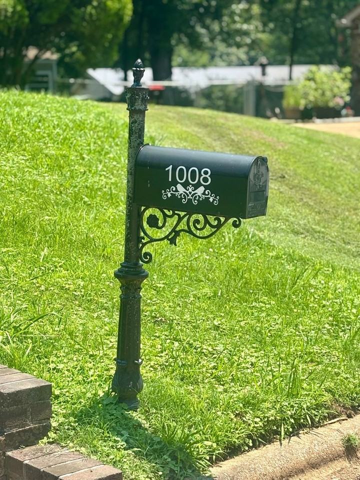 1008 Parkway Cv - Photo 3 of 30