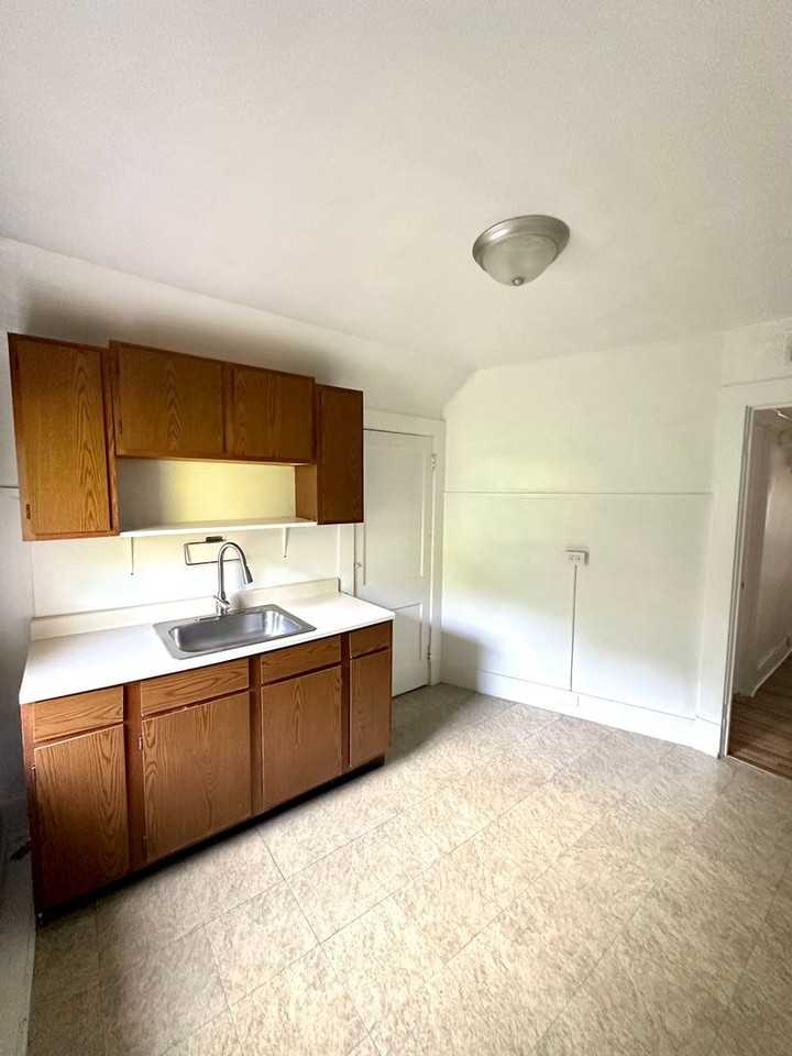 12 Demmer Ave - Photo 3 of 8