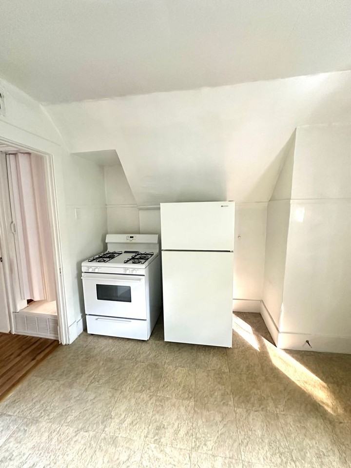 12 Demmer Ave - Photo 4 of 9