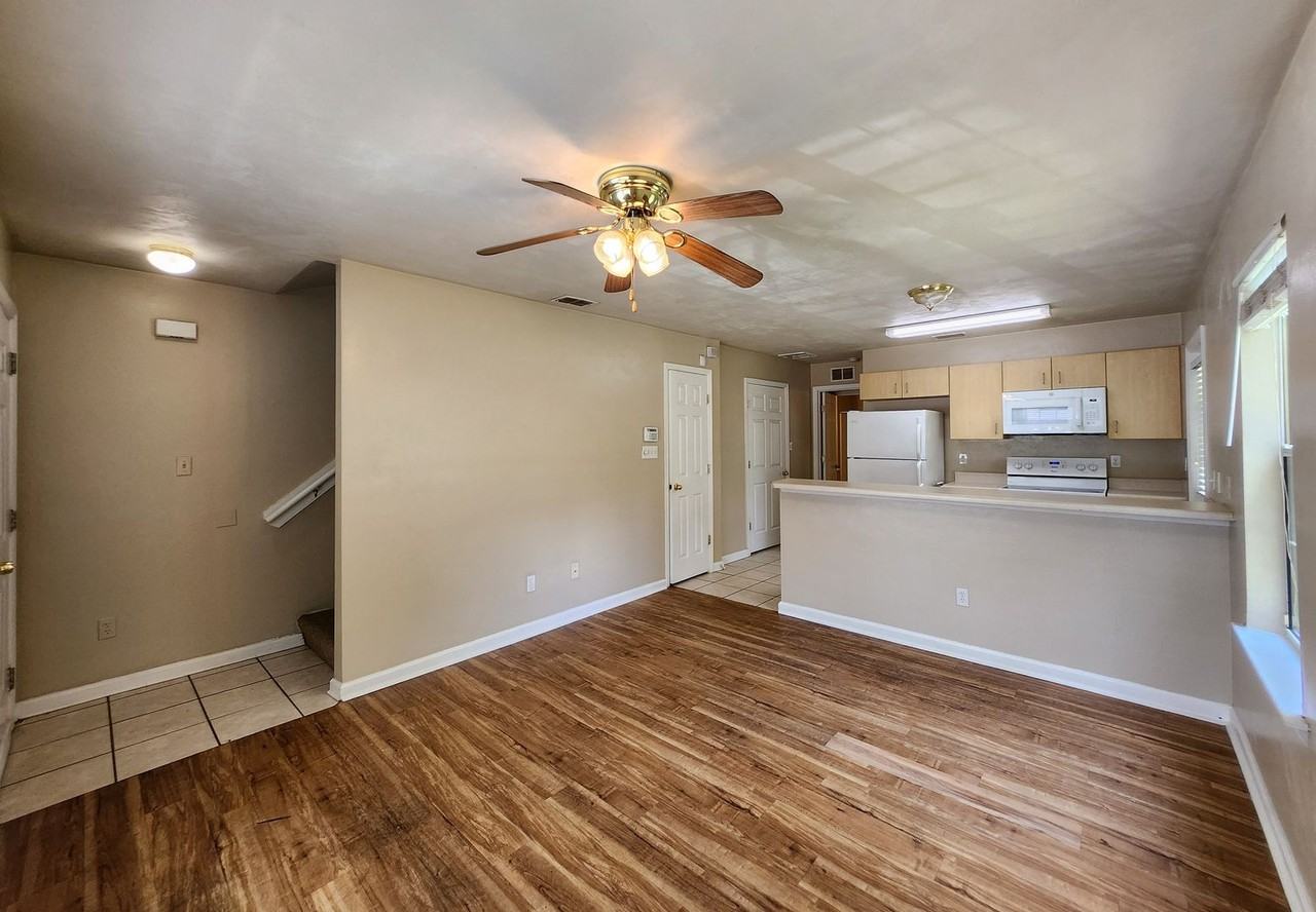 225 Rivoli Rd #1 - Photo 4 of 19