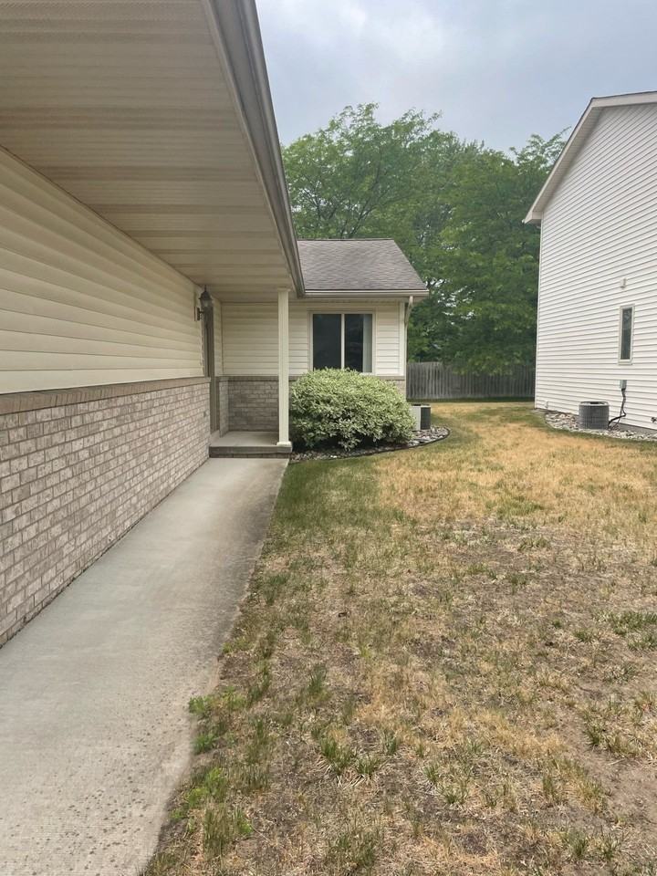 2428 Morning Dawn Dr - Photo 2 of 36