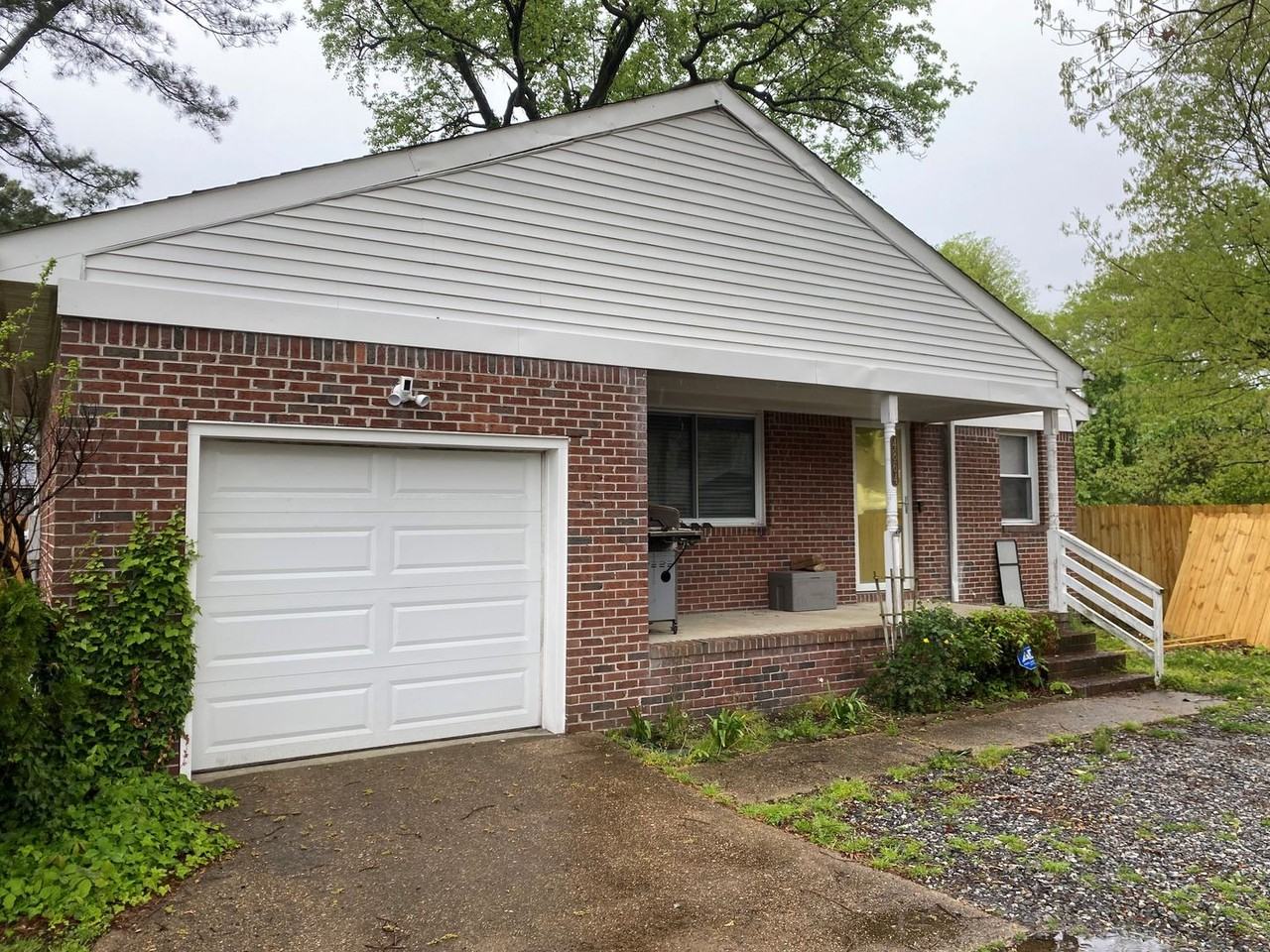 4864 Kennebeck Ave - Photo 3 of 14