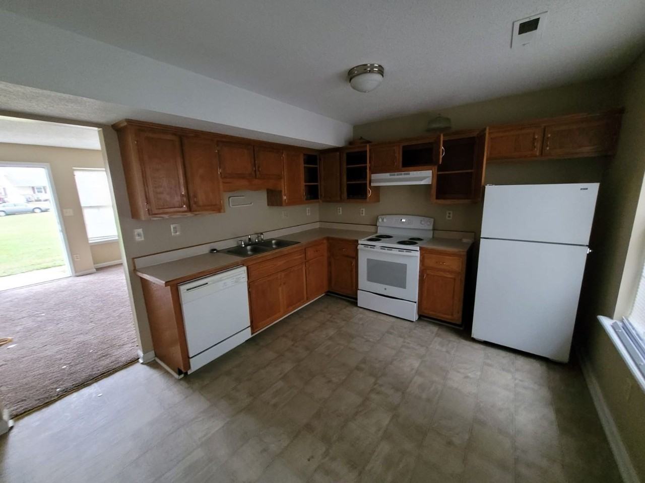 698 Needmore Rd - Photo 4 of 11