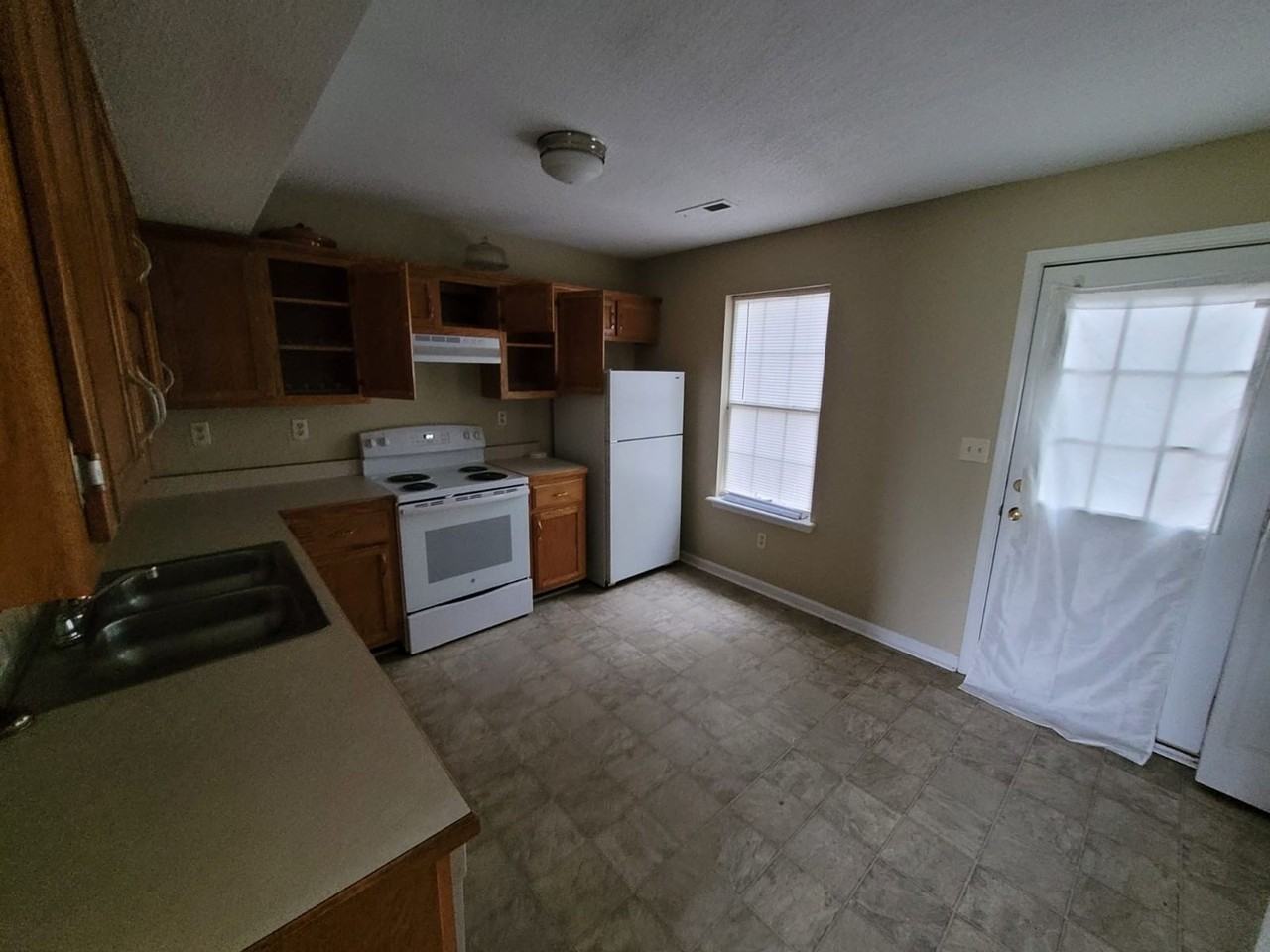698 Needmore Rd - Photo 5 of 11