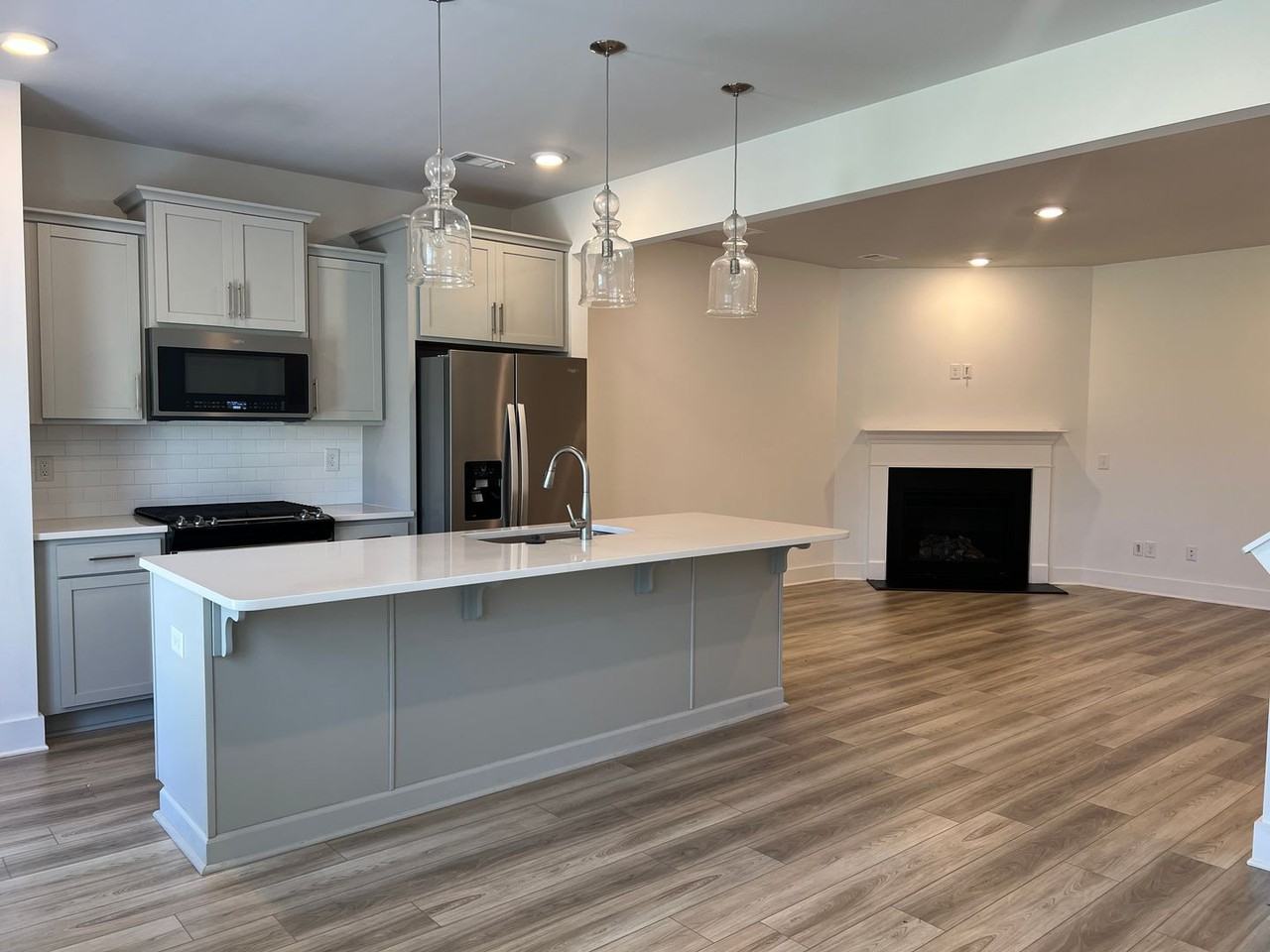 213 Keel Ln - Photo 2 of 15
