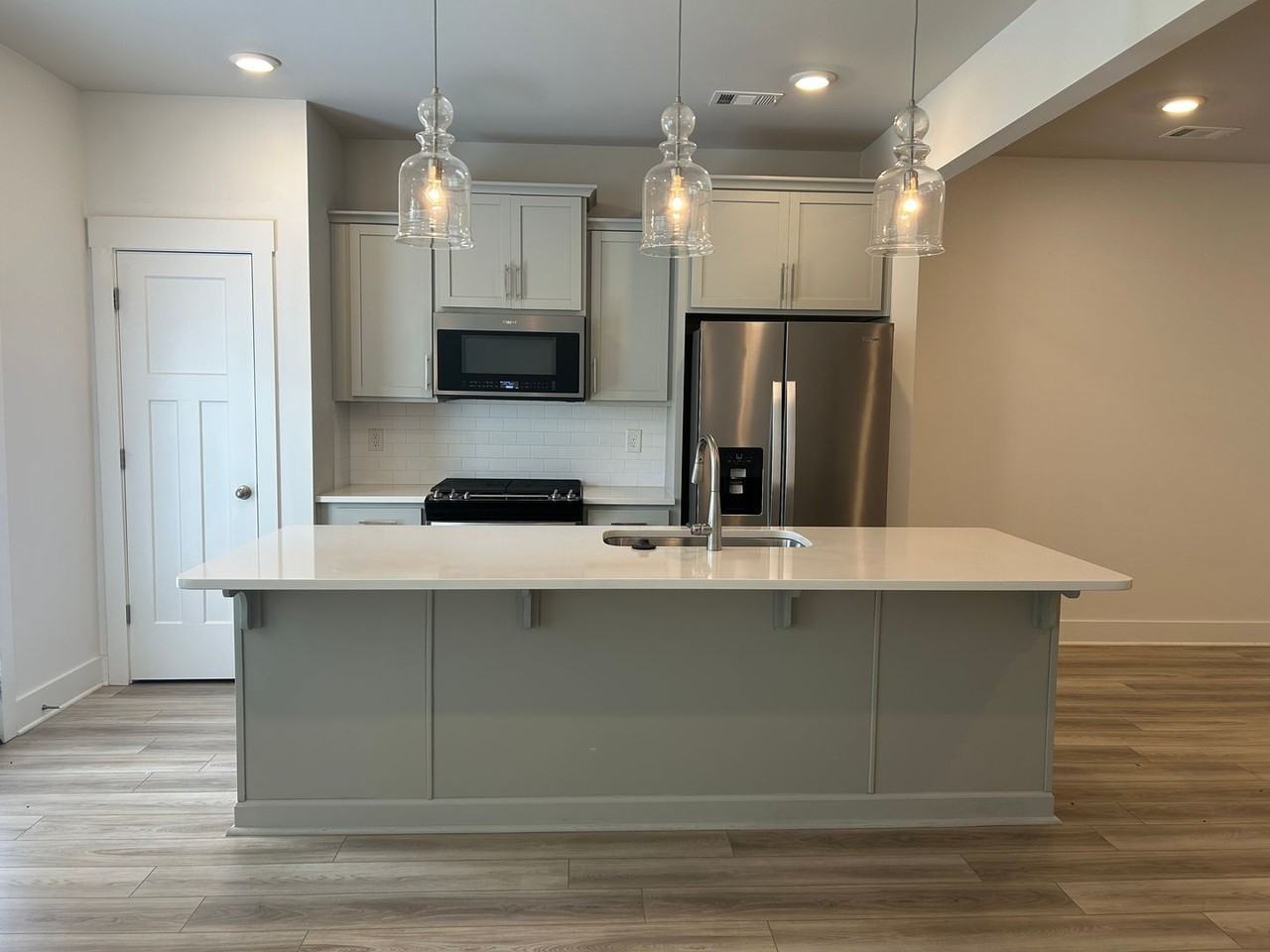 213 Keel Ln - Photo 4 of 15
