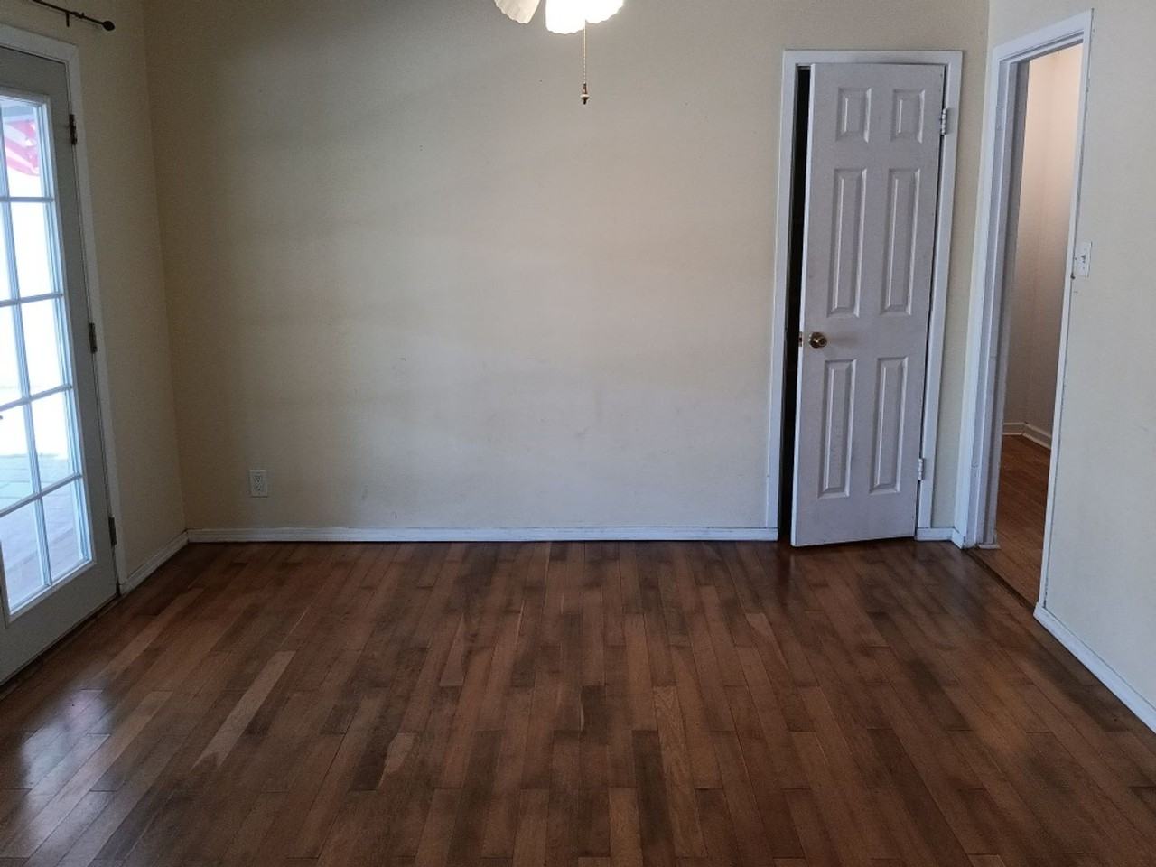 7901 Hannett Ave Ne - Photo 3 of 6