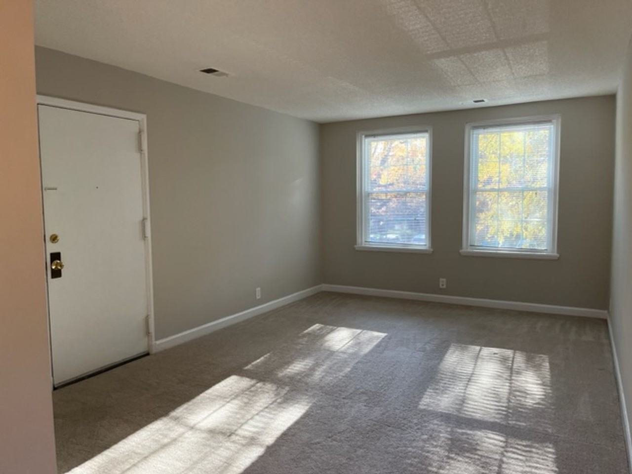 2983 S Columbus St - Photo 2 of 24