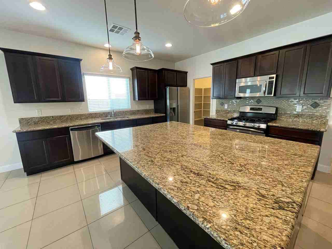 1312 Fantastic Ct - Photo 3 of 12