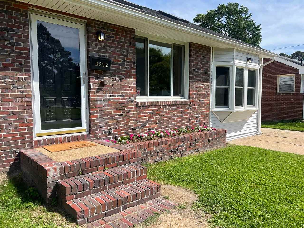 9522 Willow Ter - Photo 2 of 40