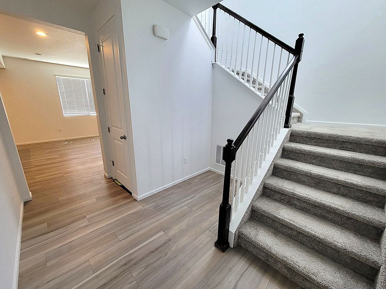 2510 Torino Way - Photo 2 of 13