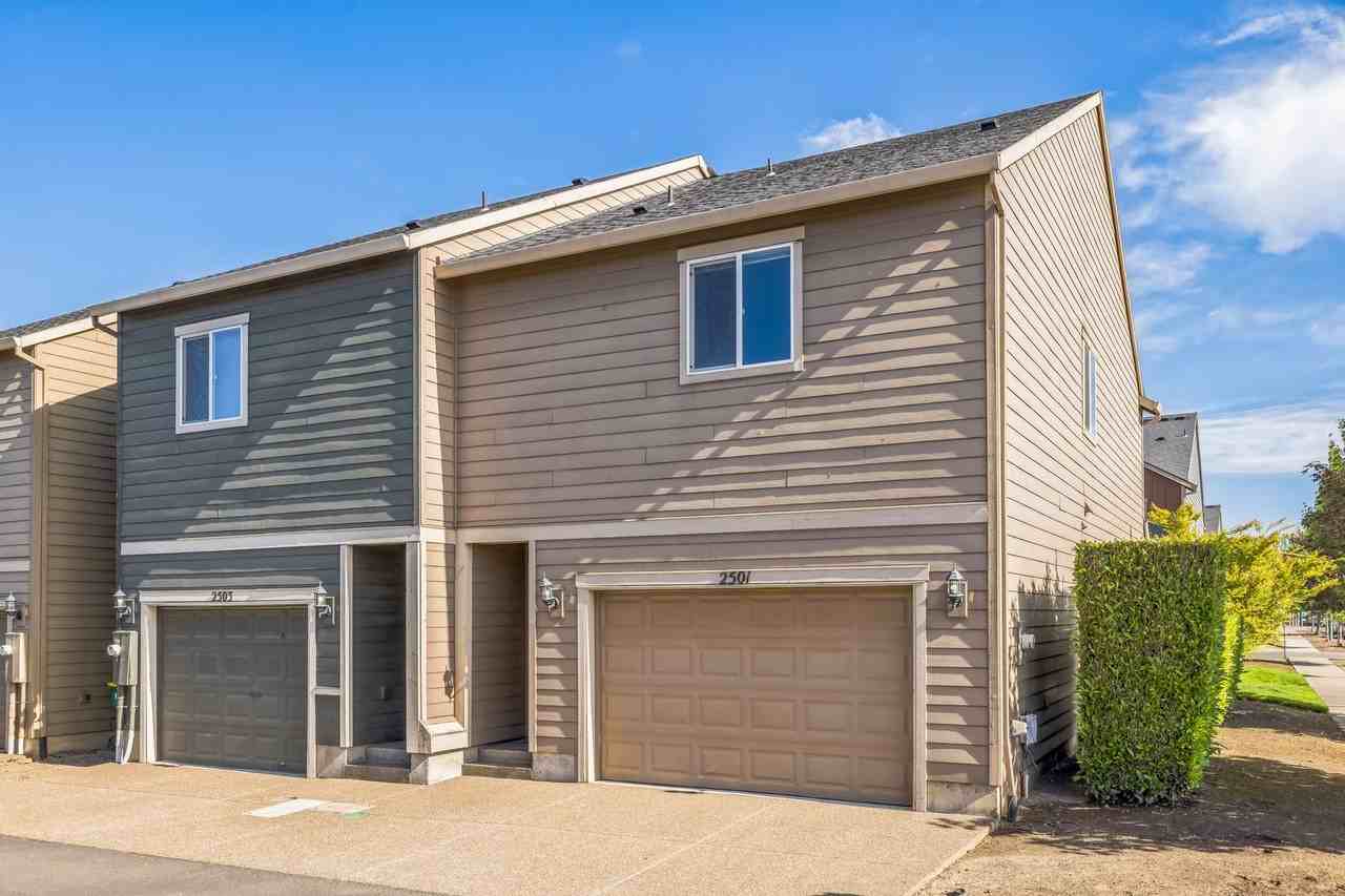 2501 Carson Loop - Photo 2 of 16