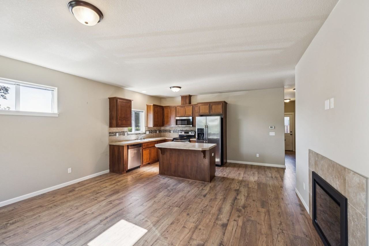 2501 Carson Loop - Photo 3 of 16