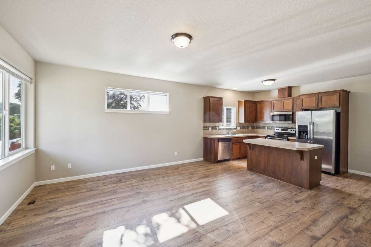 2501 Carson Loop - Photo 4 of 16