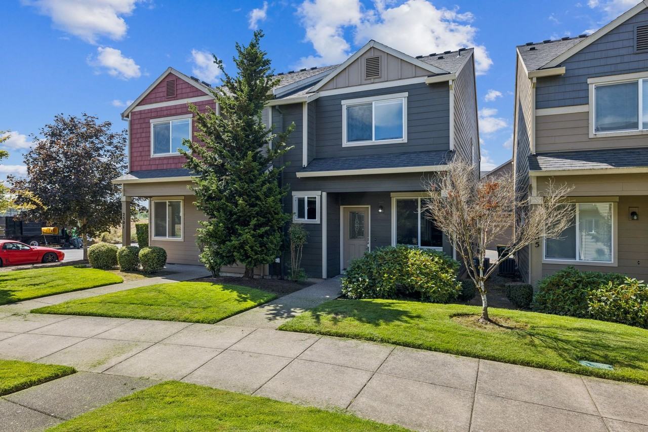 2503 Carson Loop - Photo 2 of 19