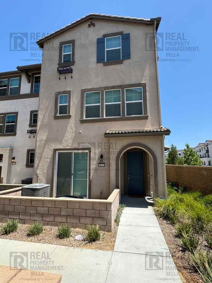 40491 Melrose Dr - Photo 2 of 30