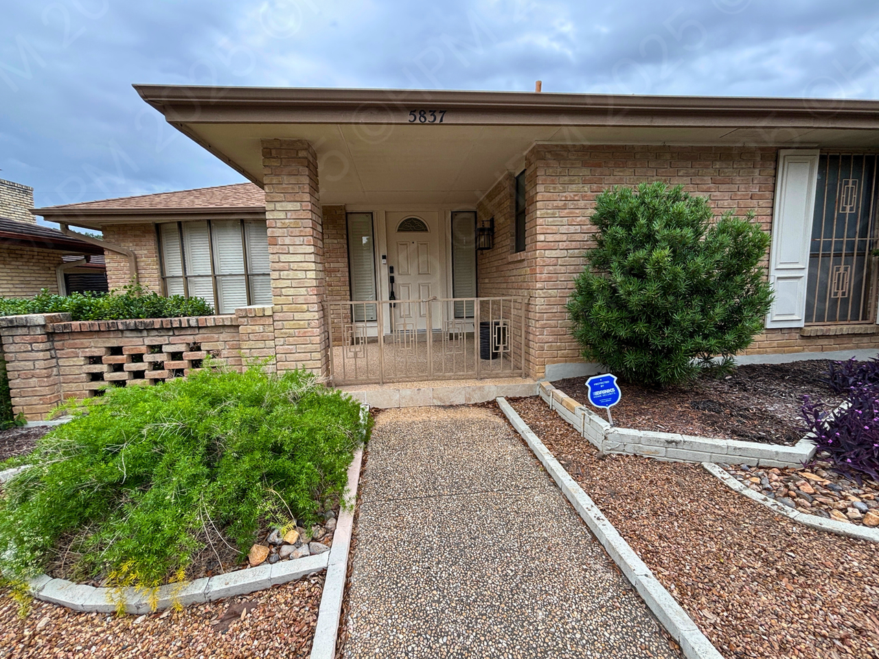 5837 Northgap St - Photo 3 of 29