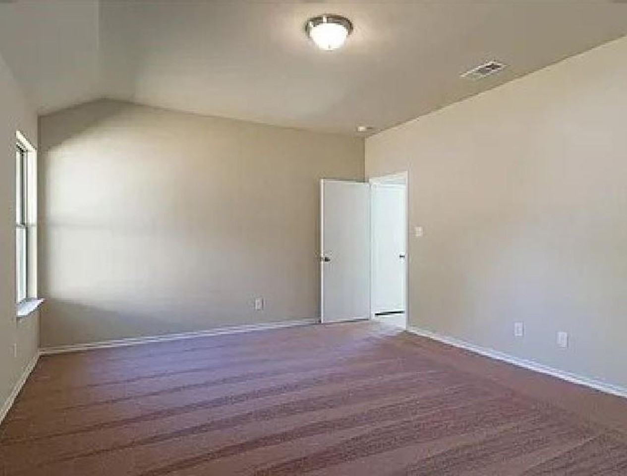 401 Ritchey St - Photo 2 of 18