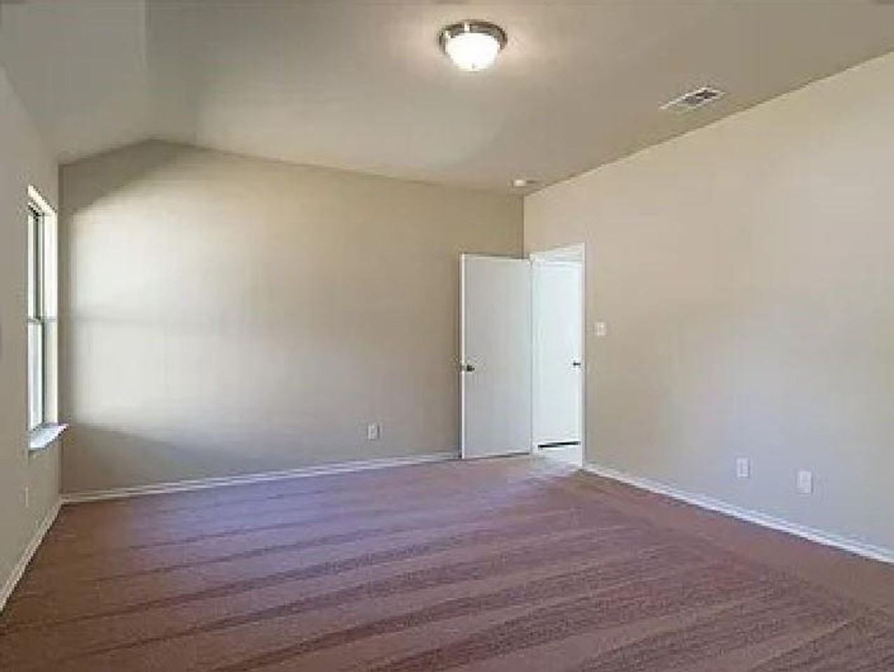 401 Ritchey St - Photo 4 of 18