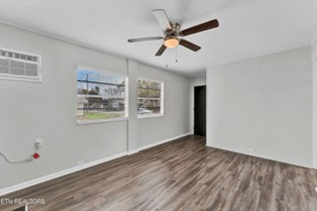 217 W Fairview Rd - Photo 3 of 7