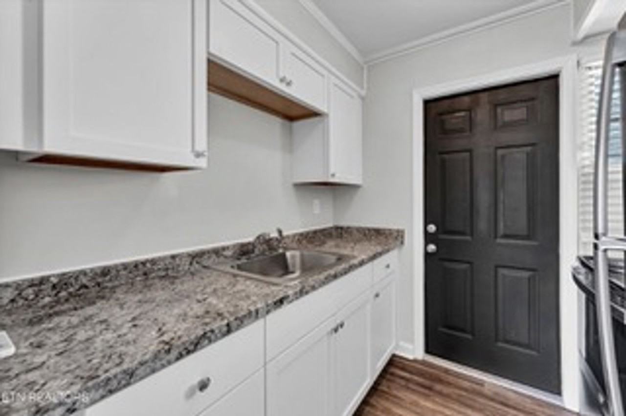 217 W Fairview Rd - Photo 6 of 7