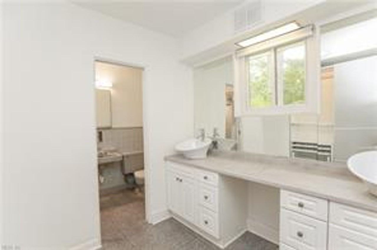 2320 Sterling Point Dr - Photo 5 of 50