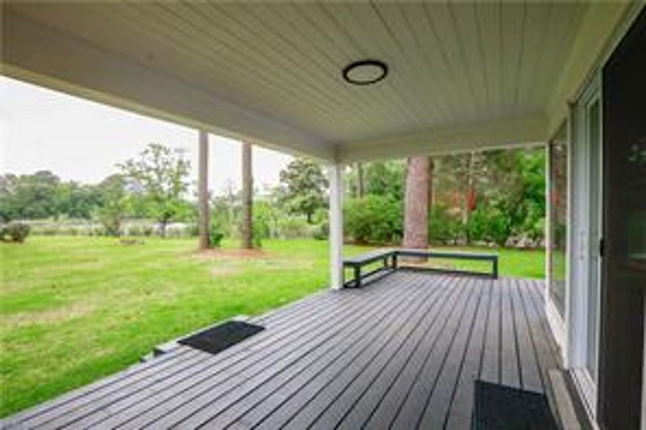 2320 Sterling Point Dr - Photo 2 of 50
