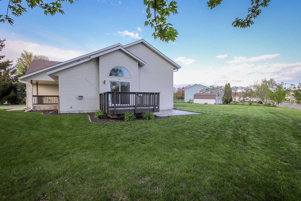 236 6th Ave S - Photo 3 of 11