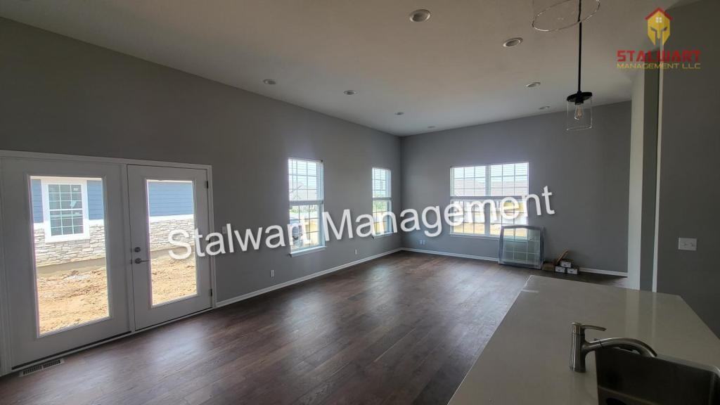 15824 Riley St Overland Park KS 66223 - Photo 7 of 45