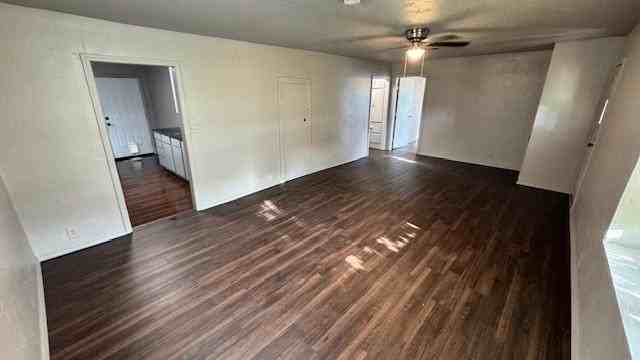 202 N Elm Ave - Photo 3 of 10