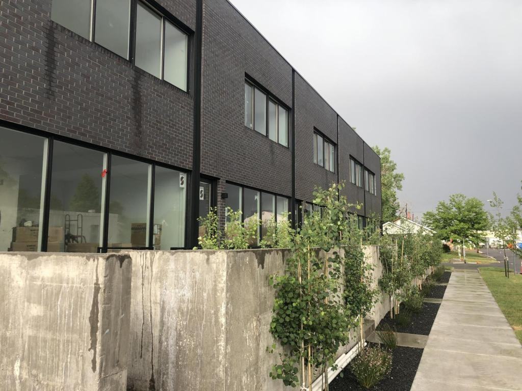 1825 E 38th Ave - Photo 3 of 34