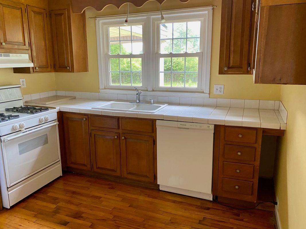 112 Pinehurst Dr - Photo 4 of 6