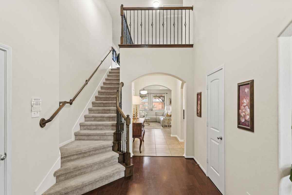 269 Westwood Dr - Photo 2 of 19