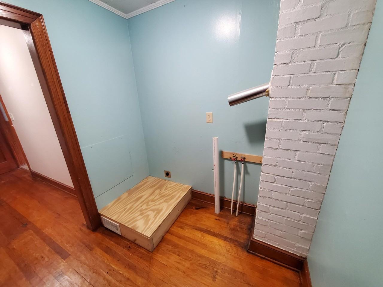 10 E 6th St - Photo 2 of 16